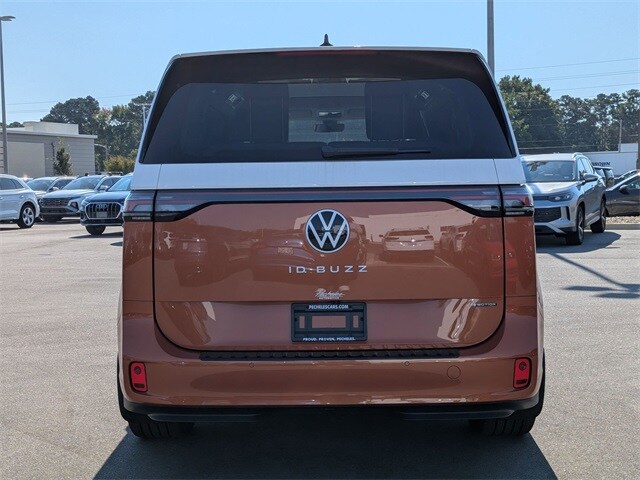 2025 Volkswagen ID. Buzz Pro Plus photo 3