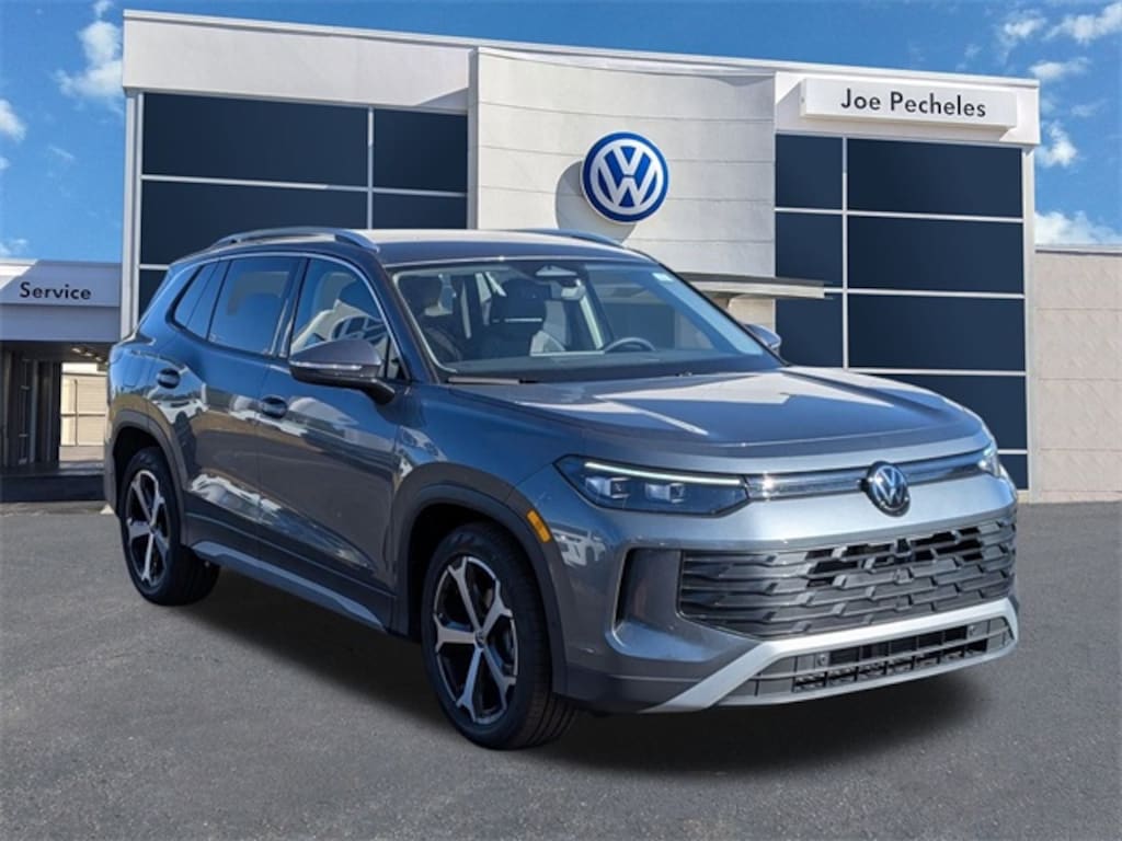 New 2026 Volkswagen Tiguan 2.0T SE SUV