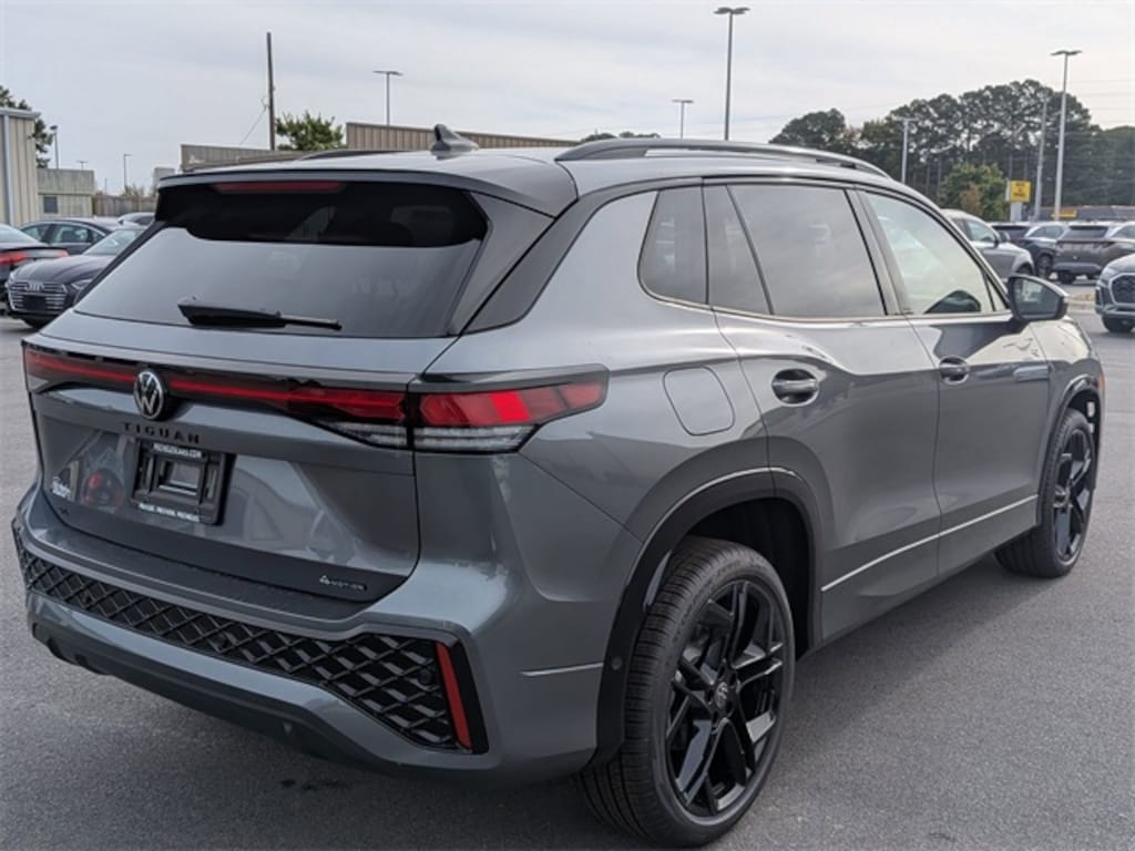 New 2025 Volkswagen Tiguan 2.0T SE R-Line Black SUV