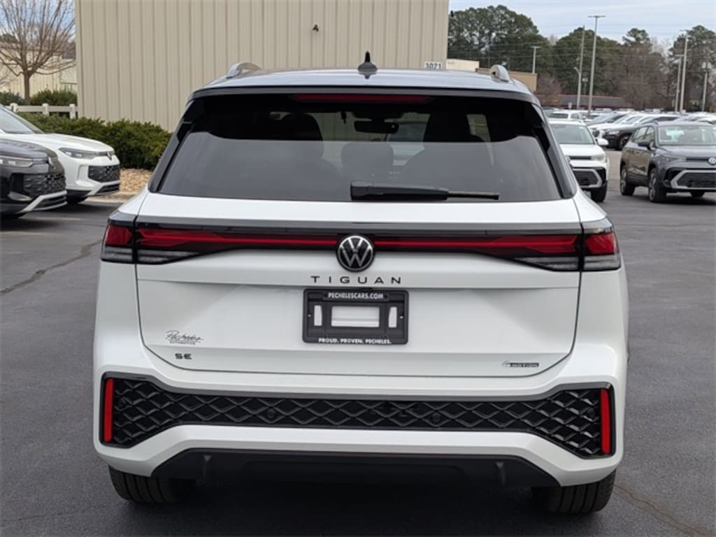 New 2026 Volkswagen Tiguan 2.0T SE R-Line Black SUV