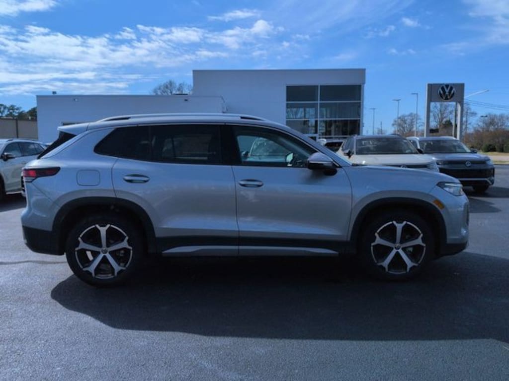 New 2026 Volkswagen Tiguan 2.0T SE SUV