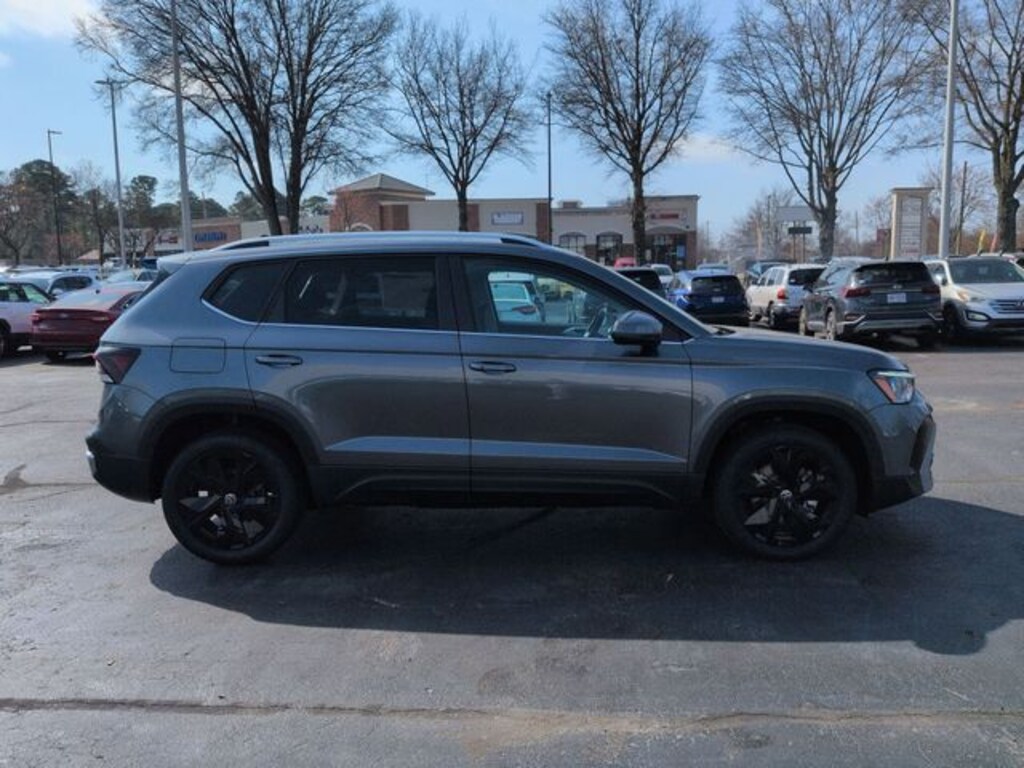 New 2026 Volkswagen Taos 1.5T SE SUV