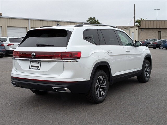 2026 Volkswagen Atlas SE photo 3