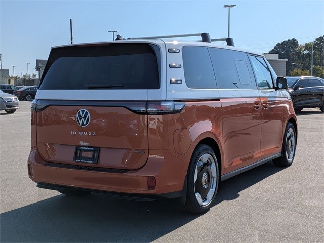2025 Volkswagen ID. Buzz Pro Plus photo 2