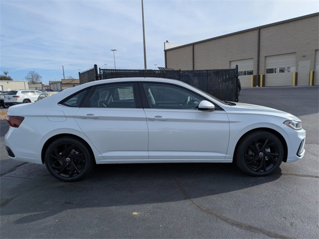 New 2026 Volkswagen Jetta 1.5T SE Sedan