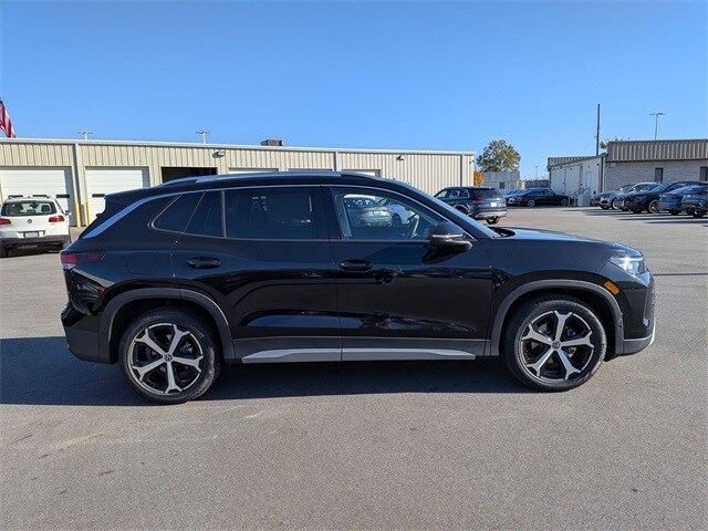 2026 Volkswagen Tiguan SE photo 2