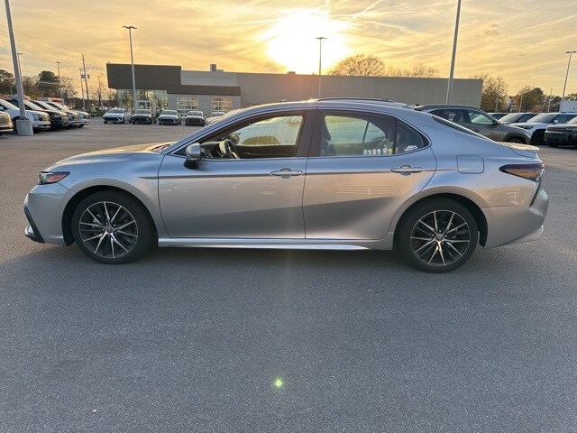 2023 Toyota Camry SE photo 4