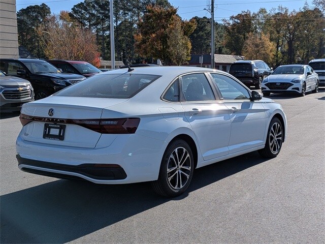 2026 Volkswagen Jetta 1.5T Sport photo 3