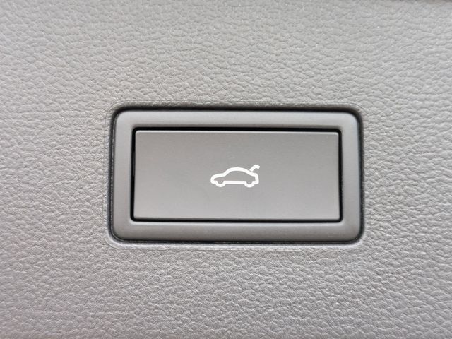 2026 Volkswagen Atlas SE w/Tech - Photo 32
