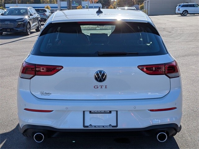 2026 Volkswagen Golf GTI SE photo 4