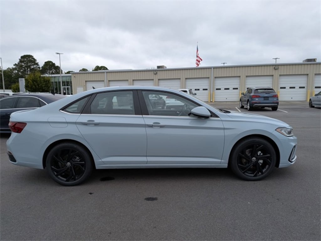 New 2026 Volkswagen Jetta 1.5T SE Sedan