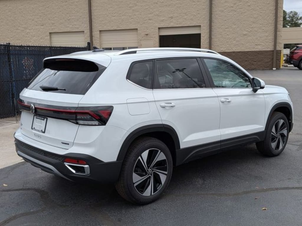 New 2026 Volkswagen Taos 1.5T SE SUV