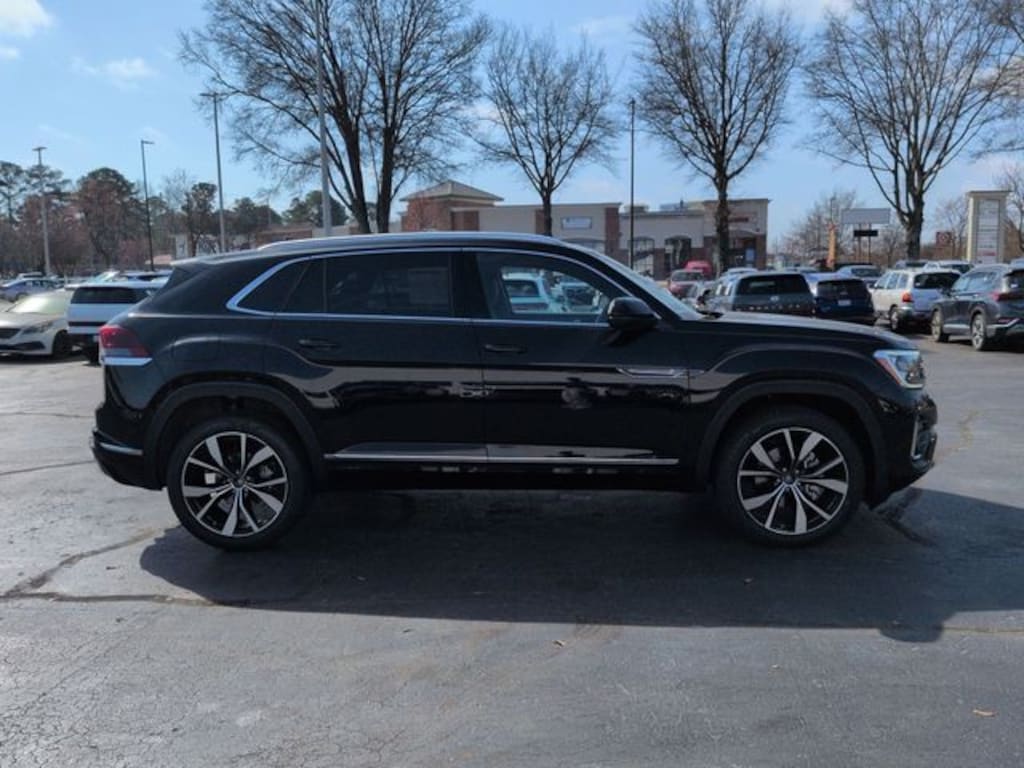 New 2026 Volkswagen Atlas Cross Sport 2.0T SEL Premium R-Line SUV