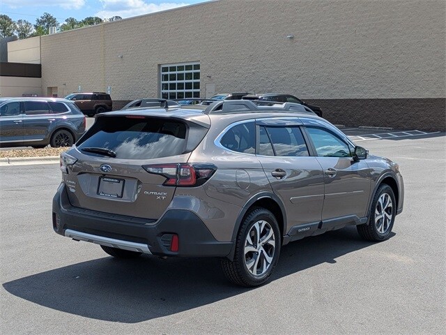 2021 Subaru Outback Limited XT photo 2