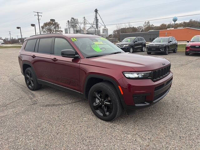 2024 Jeep Grand Cherokee Altitude photo 2