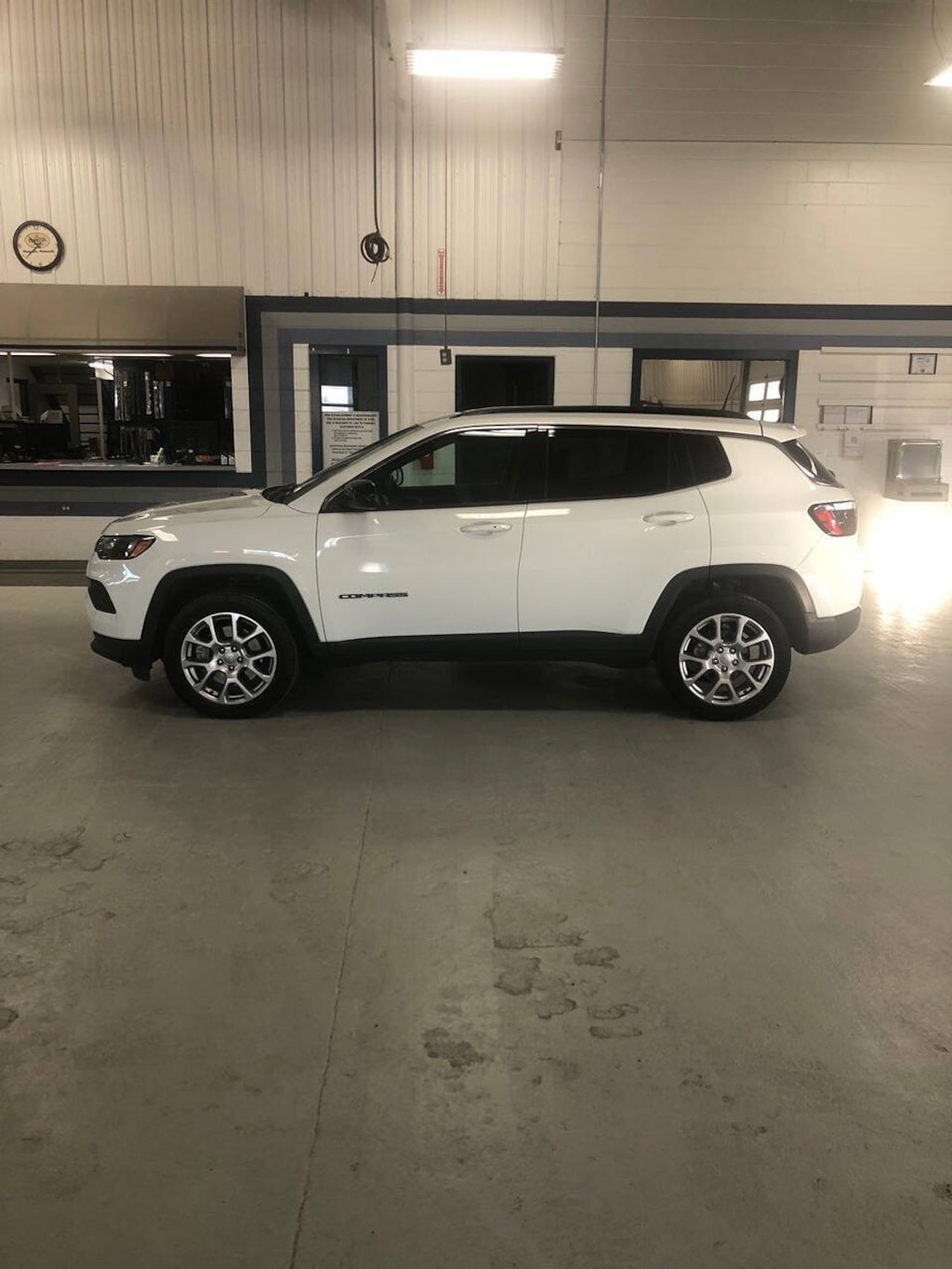 Used 2023 Jeep Compass Latitude Lux 4x4 4dr SUV SUV