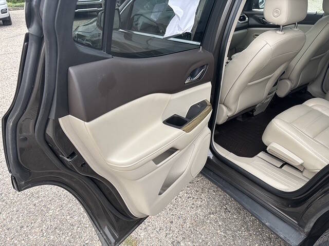 2019 GMC Acadia Denali - Photo 14
