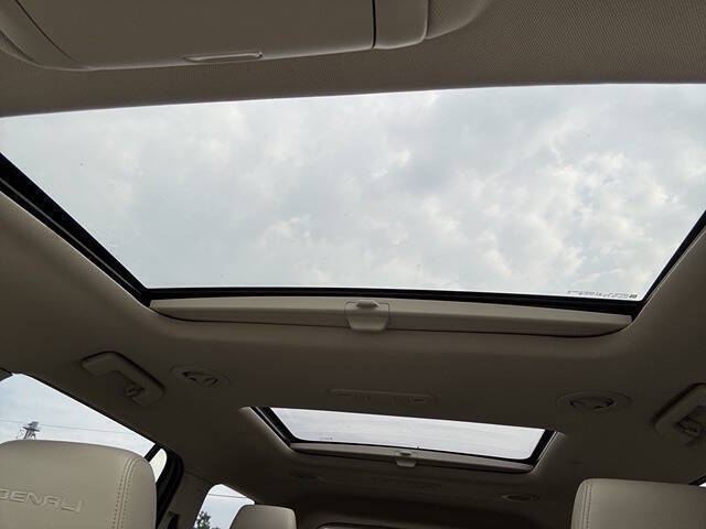 2019 GMC Acadia Denali - Photo 9