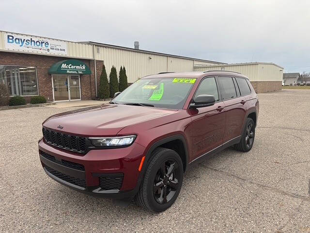 2024 Jeep Grand Cherokee Altitude photo 3