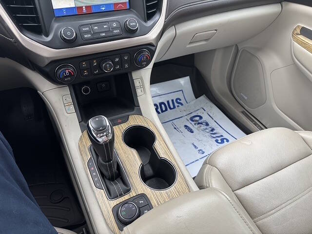 2019 GMC Acadia Denali - Photo 19
