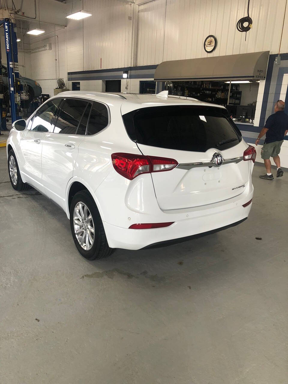 2020 Buick Envision Essence photo 2