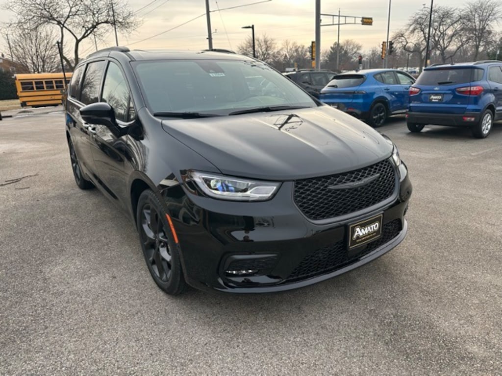 New 2026 Chrysler Pacifica LIMITED Passenger Van