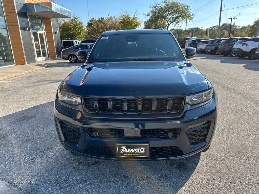 New 2027 Jeep Grand Cherokee 2 Row LIMITED 4X4 Sport Utility