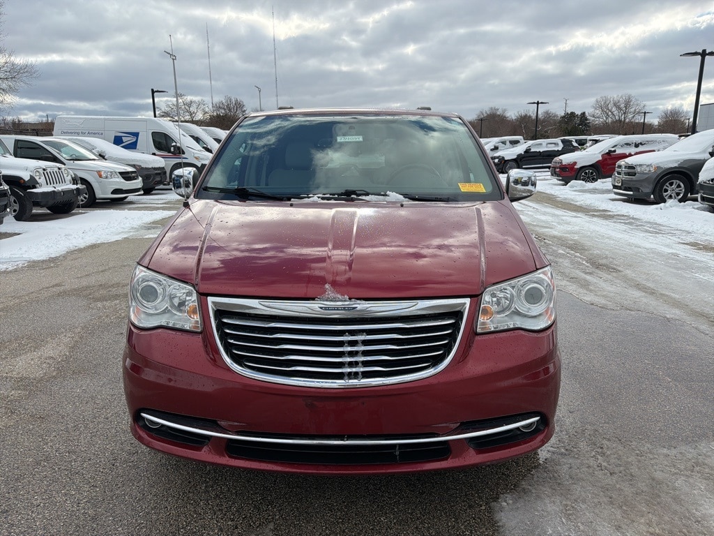 Used 2016 Chrysler Town & Country Limited Minivan/Van