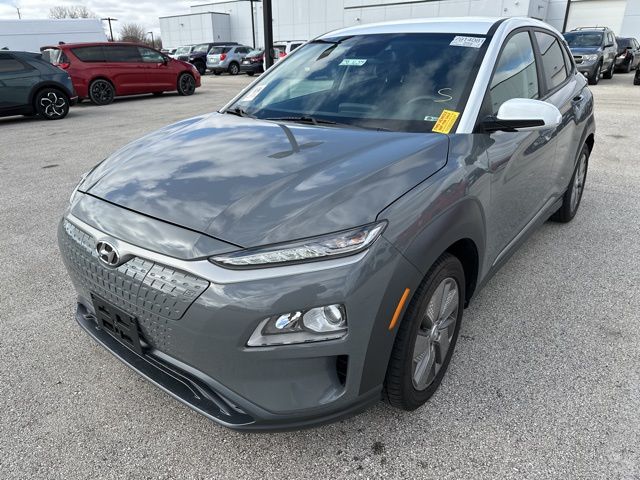 Used 2021 Hyundai Kona EV SEL with VIN KM8K23AG3MU124242 for sale in Glendale, WI