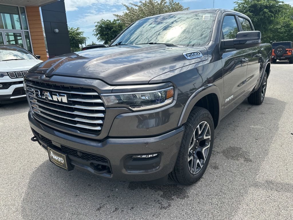 New 2026 Ram 1500 LARAMIE CREW CAB 4X4 5'7 BOX Pickup