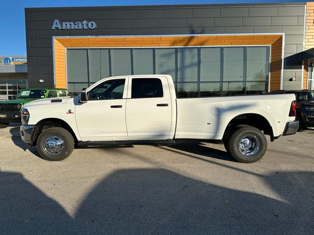 2026 RAM 3500 Tradesman - Photo 9
