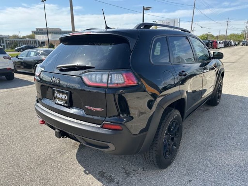 Used 2021 Jeep Cherokee Trailhawk SUV