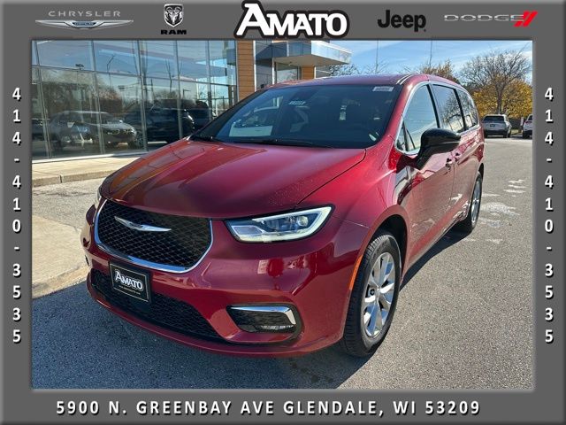 2026 Chrysler Pacifica Select AWD's photo