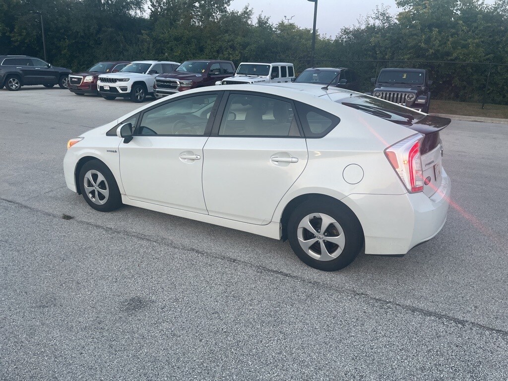 2014 Toyota Prius Two photo 2