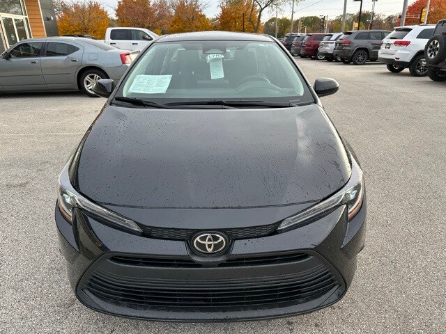 2024 Toyota Corolla LE photo 3