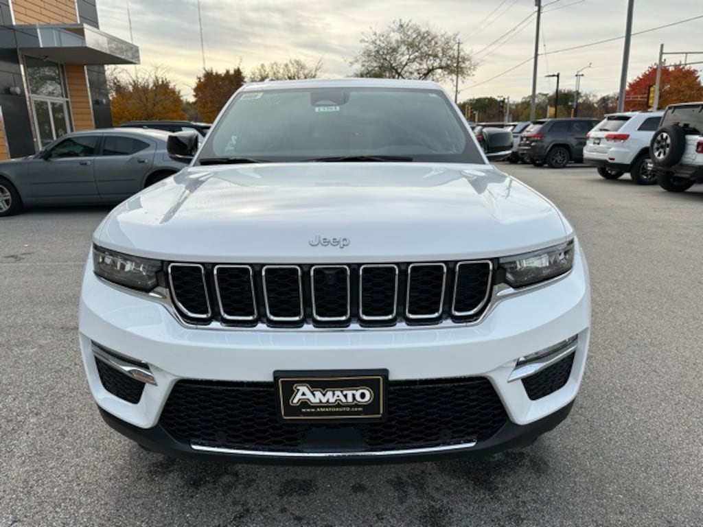 New 2026 Chrysler Pacifica SELECT AWD Passenger Van