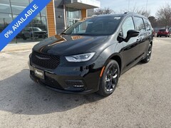 2026 Chrysler Pacifica LIMITED AWD Passenger Van