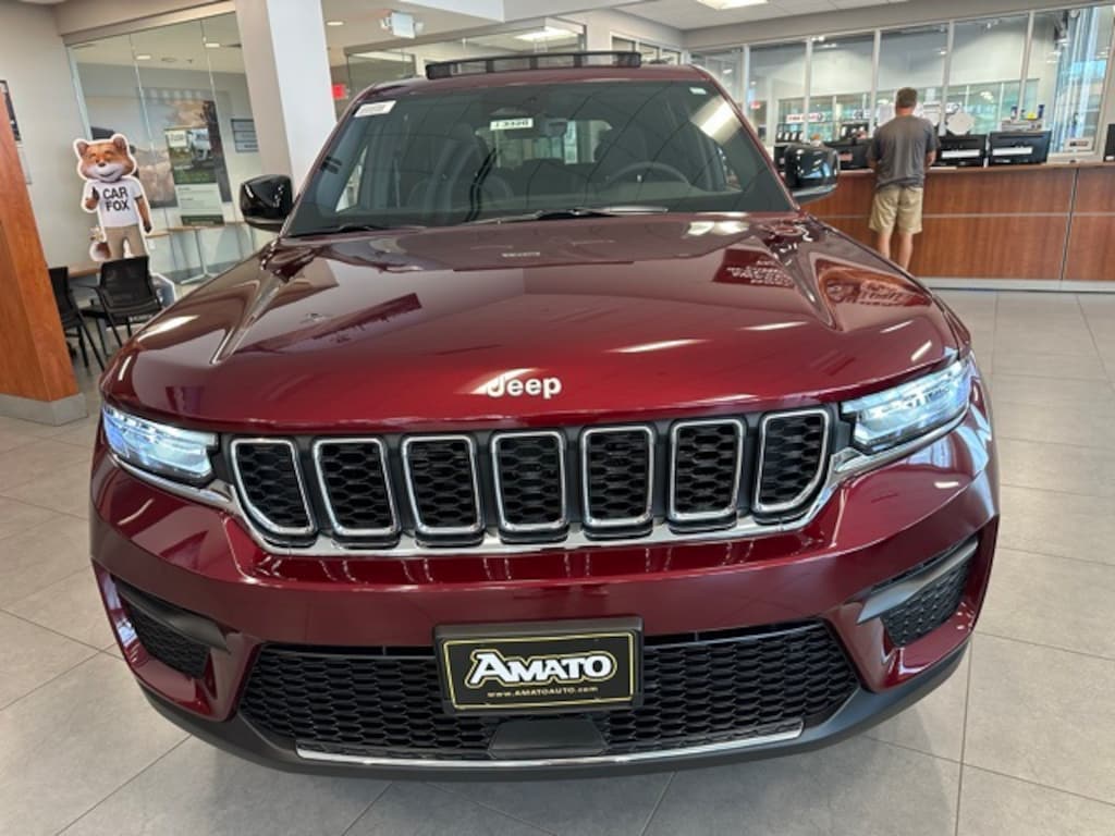 New 2025 Jeep Grand Cherokee LAREDO X 4X4 Sport Utility