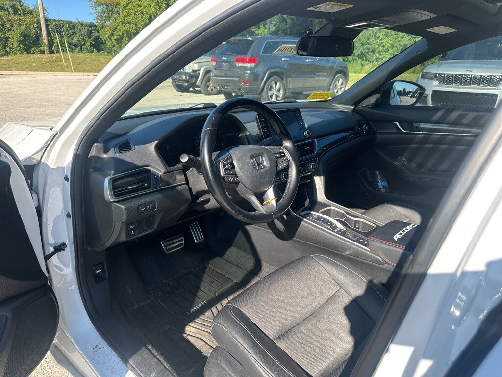 2021 Honda Accord Sport 2.0T photo 2