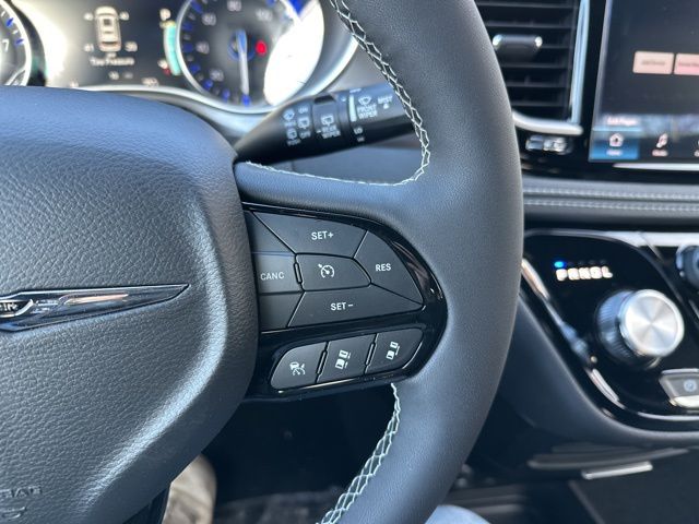 2026 Chrysler Pacifica Select - Photo 24