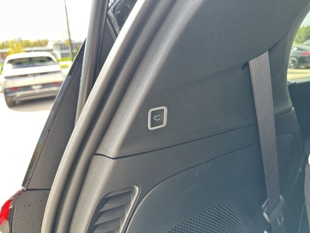 2026 Chrysler Pacifica Limited - Photo 11