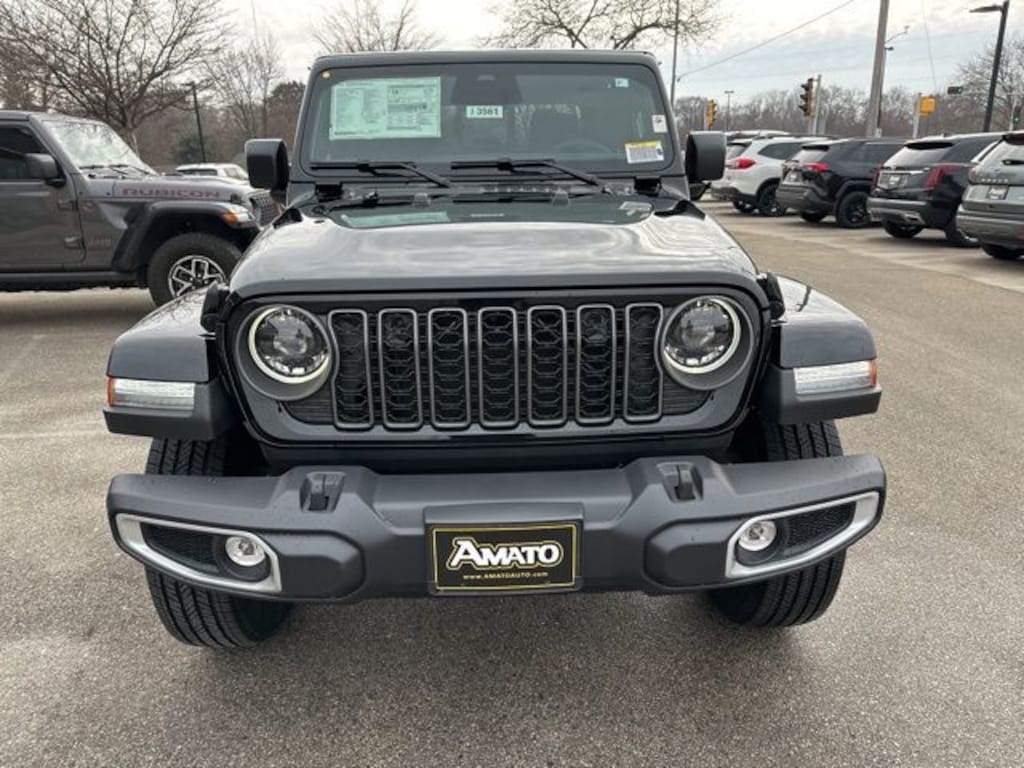 New 2026 Jeep Gladiator SAHARA 4X4 Pickup