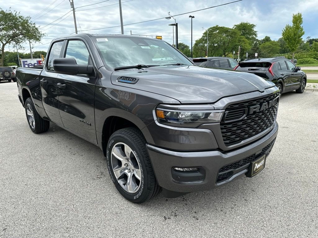 New 2026 Ram 1500 EXPRESS QUAD CAB 4X4 6'4 BOX Pickup