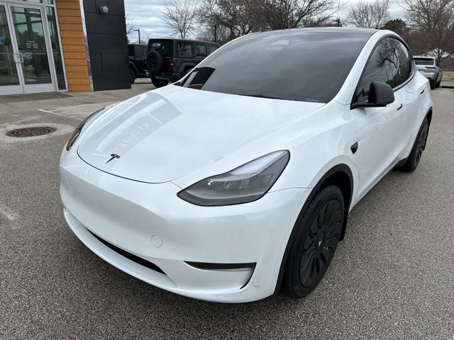 Used 2024 Tesla Model Y Long Range with VIN 7SAYGDEE8RA288357 for sale in Glendale, WI
