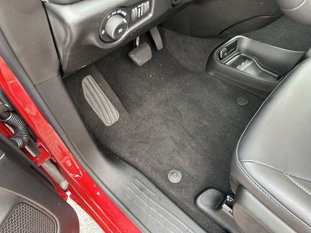 2026 Chrysler Pacifica Select - Photo 22