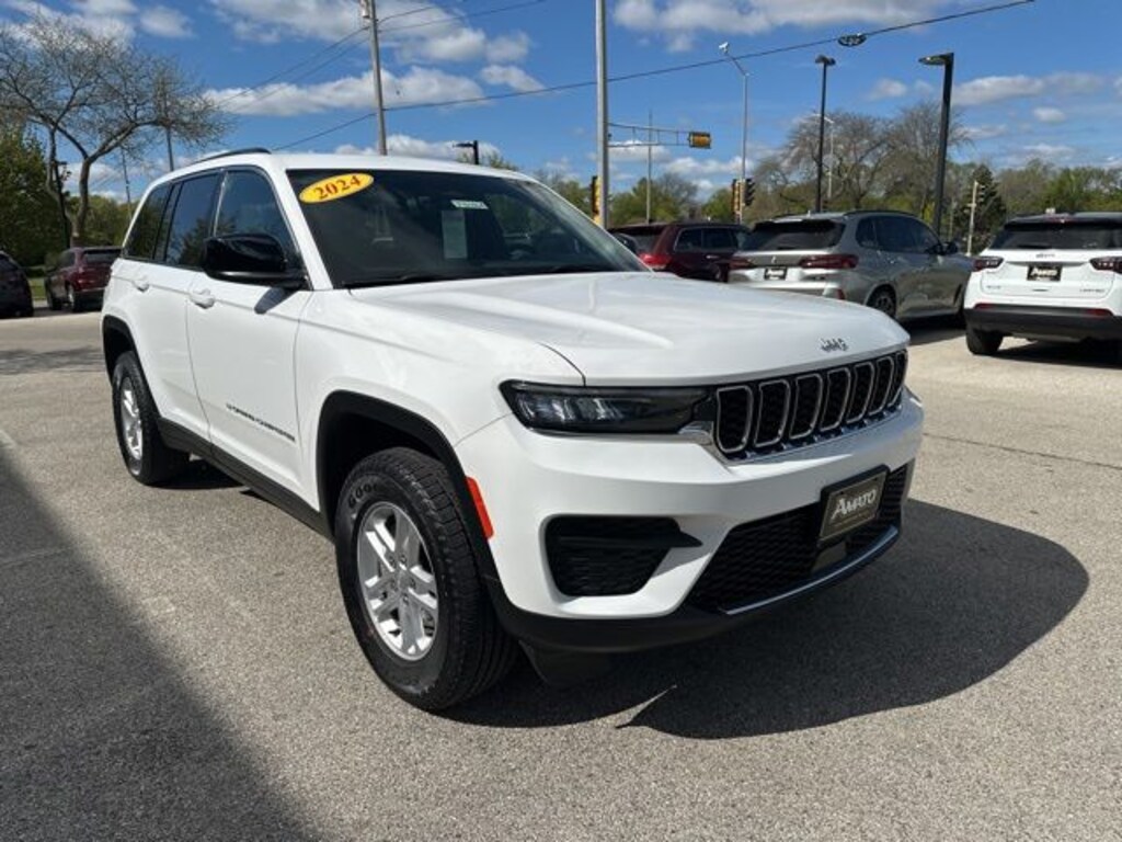 Used 2024 Jeep Grand Cherokee Laredo SUV