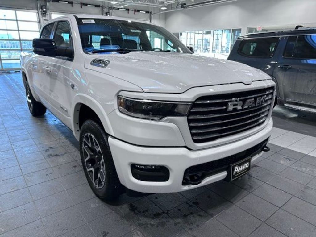 New 2026 Ram 1500 LARAMIE CREW CAB 4X4 5'7 BOX Pickup
