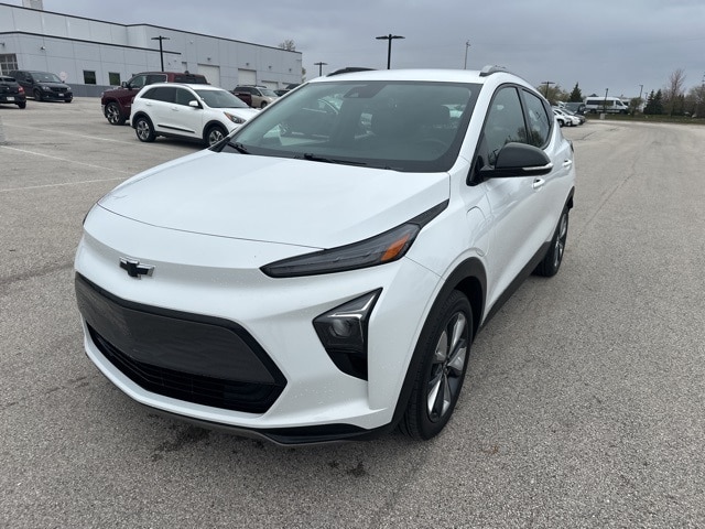Used 2023 Chevrolet Bolt EUV LT with VIN 1G1FY6S08P4136178 for sale in Milwaukee, WI