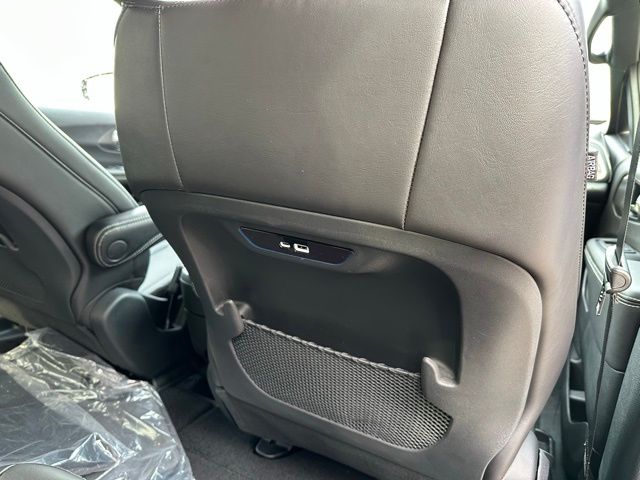 2026 Chrysler Pacifica Select - Photo 17