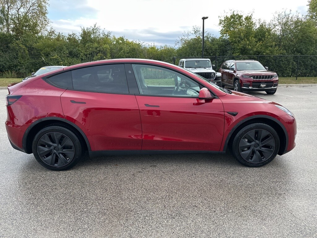 2025 Tesla Model Y Long Range photo 4